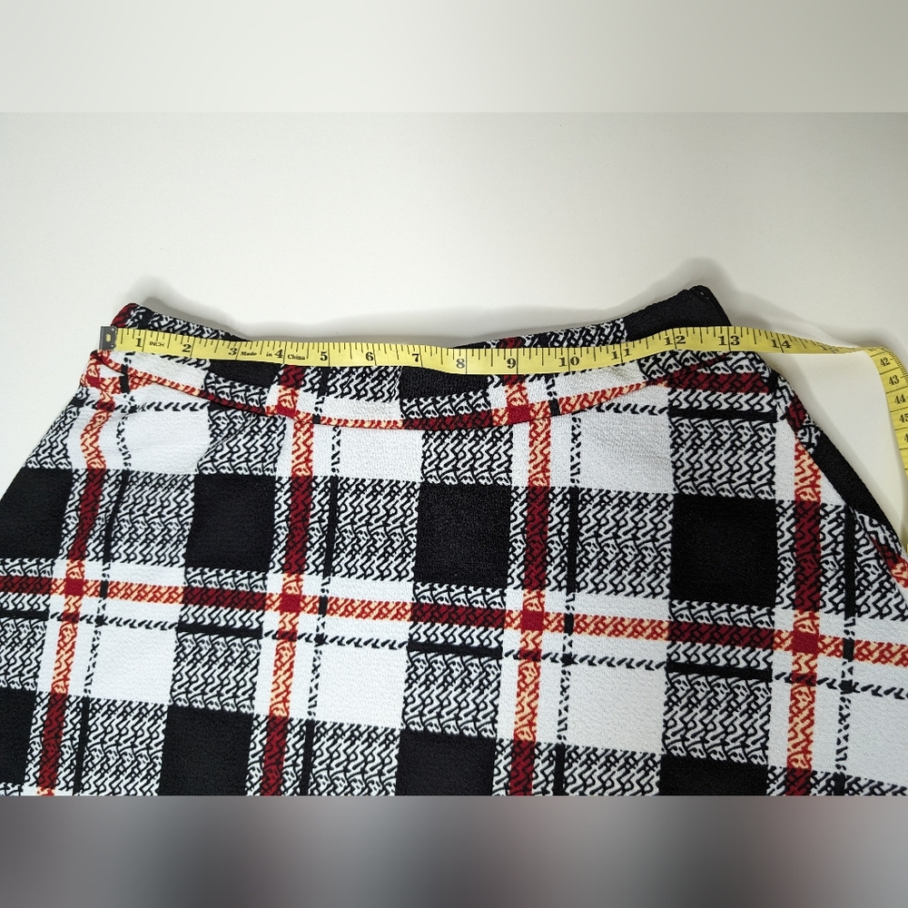 Angie Girls X- Large Girls Mini Skirt Black Red White Plaid Preowned - Picture 12 of 12
